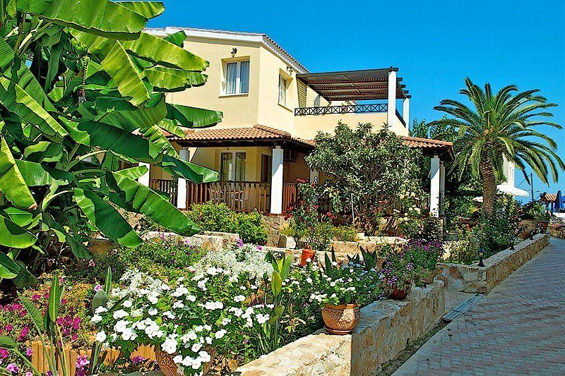 Lilium Hotel Agia Marina Exterior foto